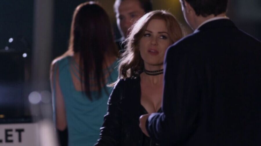 Isla Fisher in Arrested Development looking hot as hell