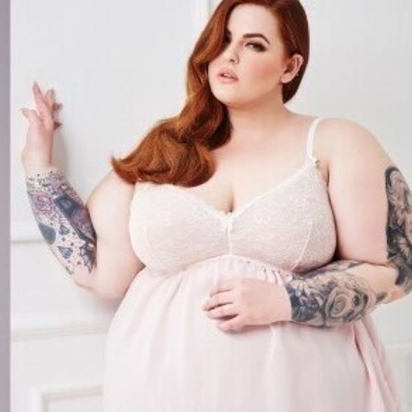 Tess Holliday - королева жиробасины с большой шикарной задницей