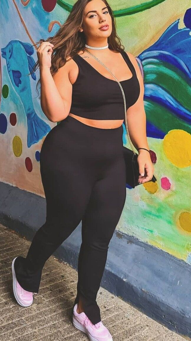 Sexy Big Women - Thick Pawg Queens - BBW - SSBBW - Love them!