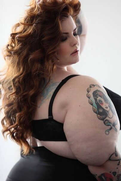 Tess Holliday - королева жиробасины с большой шикарной задницей