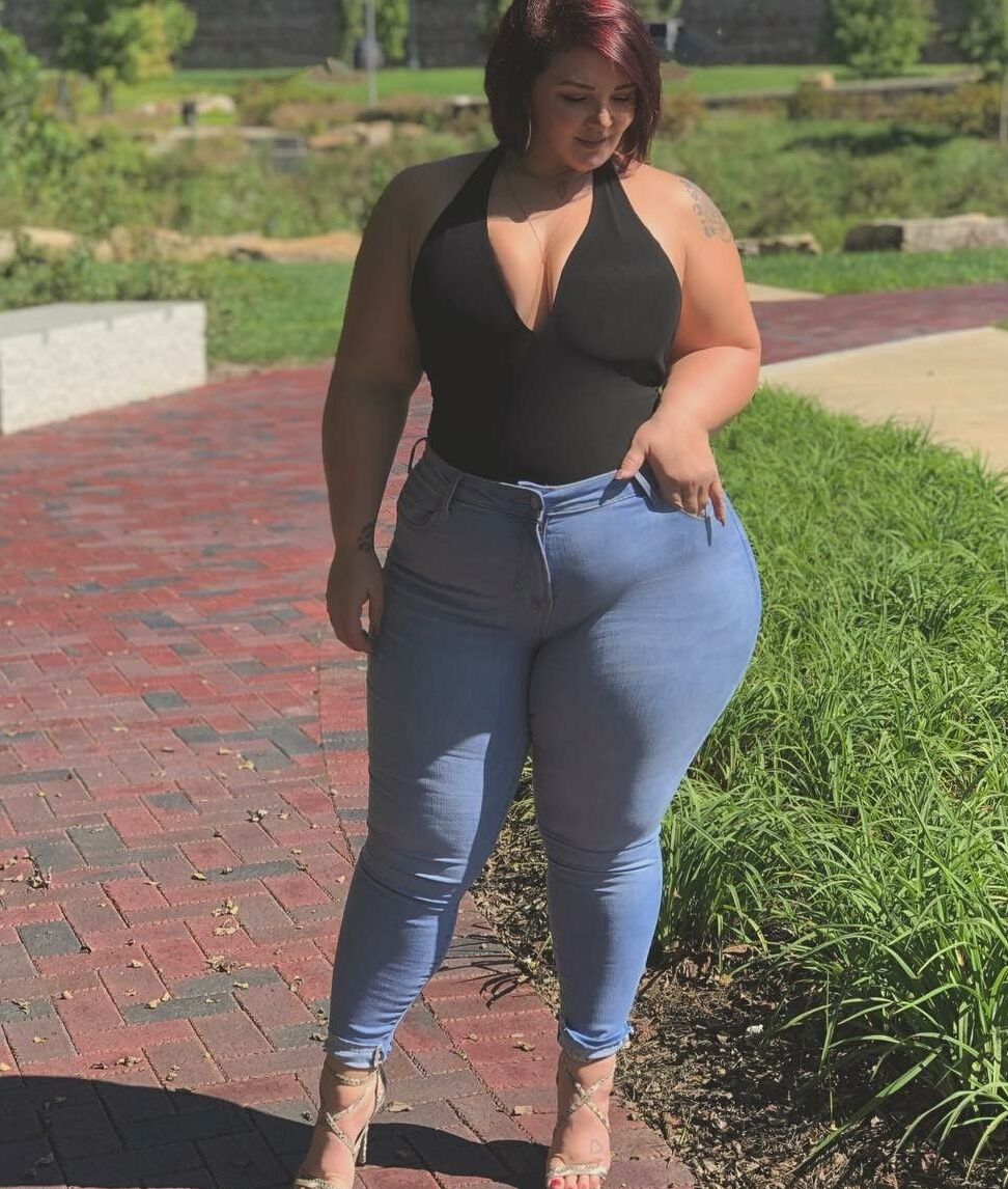 Sexy Big Women - Thick Pawg Queens - BBW - SSBBW - Love them!