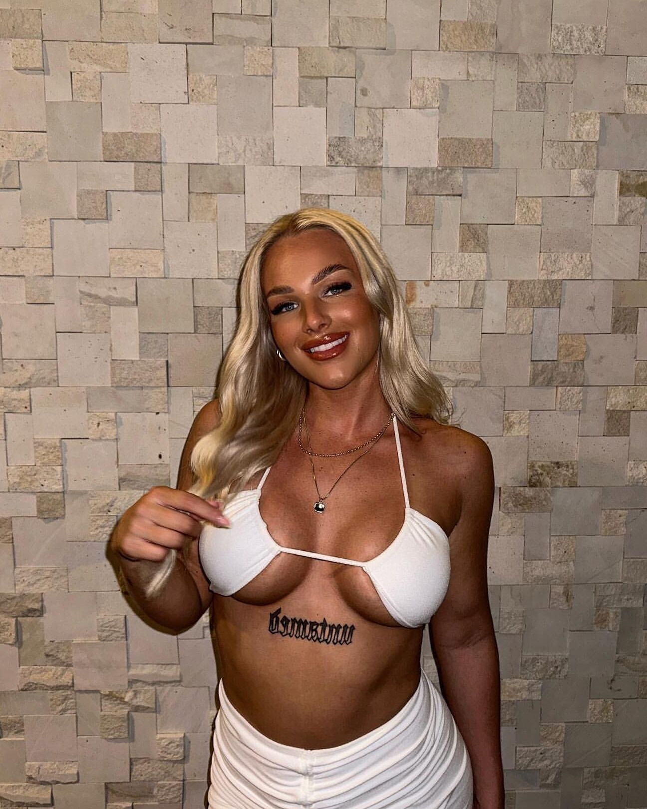 Sierra   Blonde Big Tit Chav Babe 