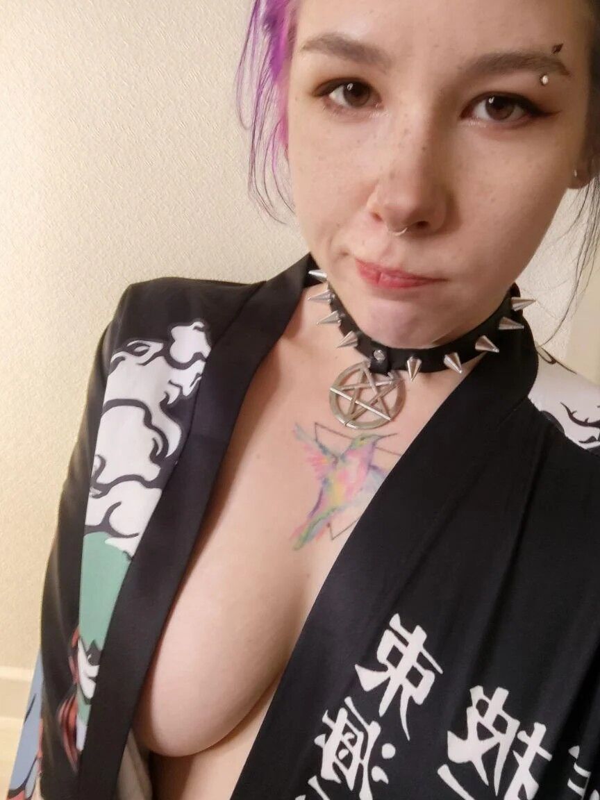 Alt n punk   Cute busty reddit fuckpuppy