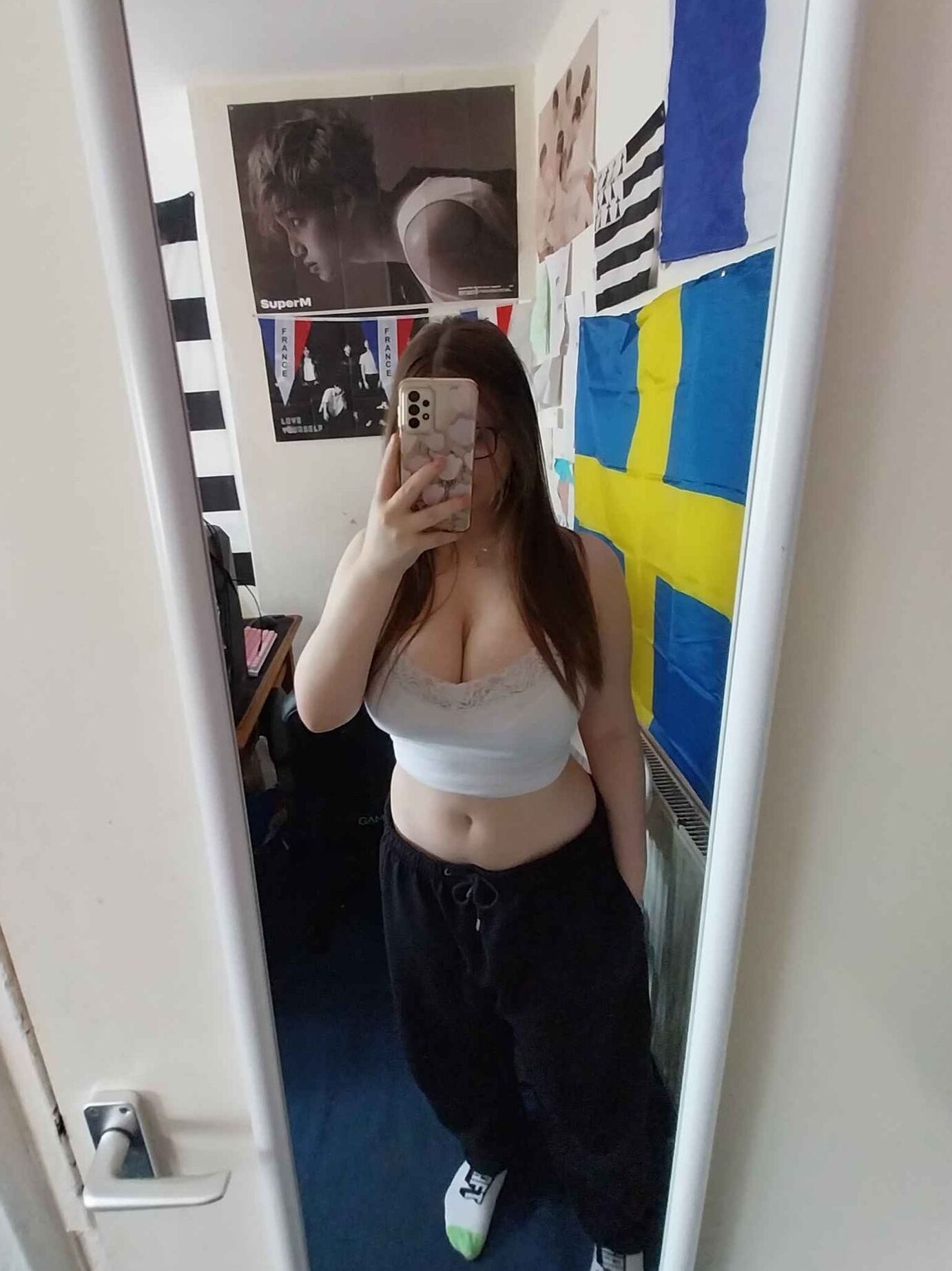 busty gamer girl