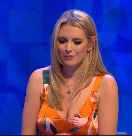 Rachel Riley. Милфа-блондинка с большой грудью