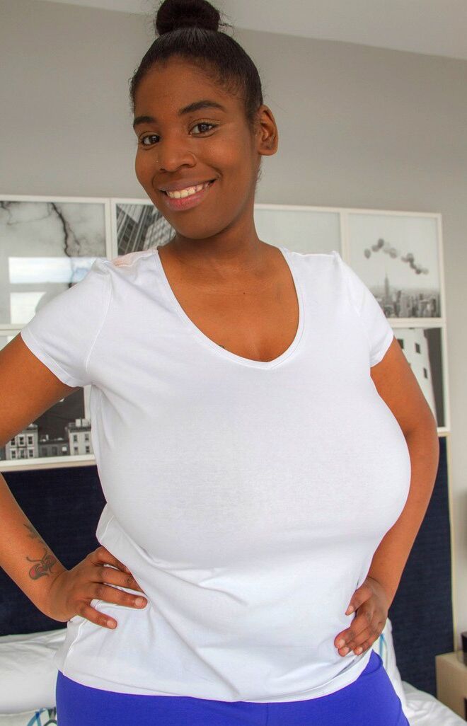 QuannaBBonLoan Sweet Big Titted Black _ Überprüfen Sie die schwarzen Titten