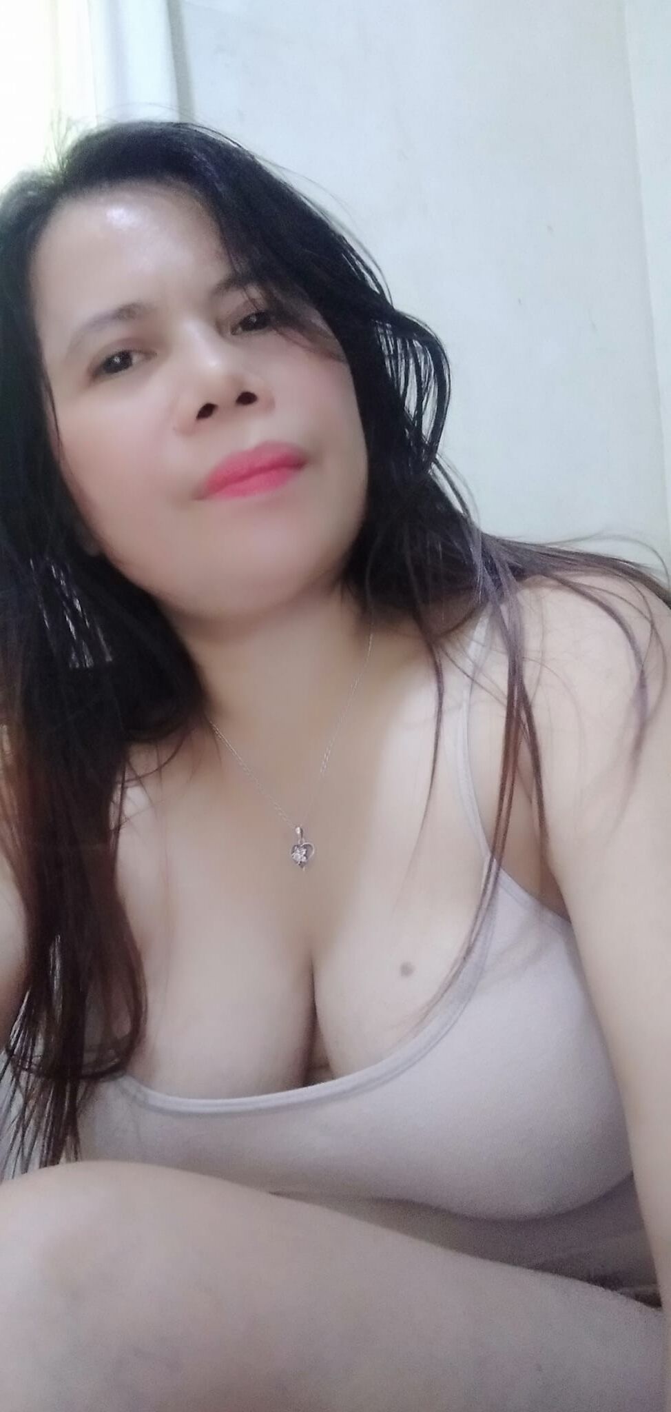 VERGIE BUSTY PINAY