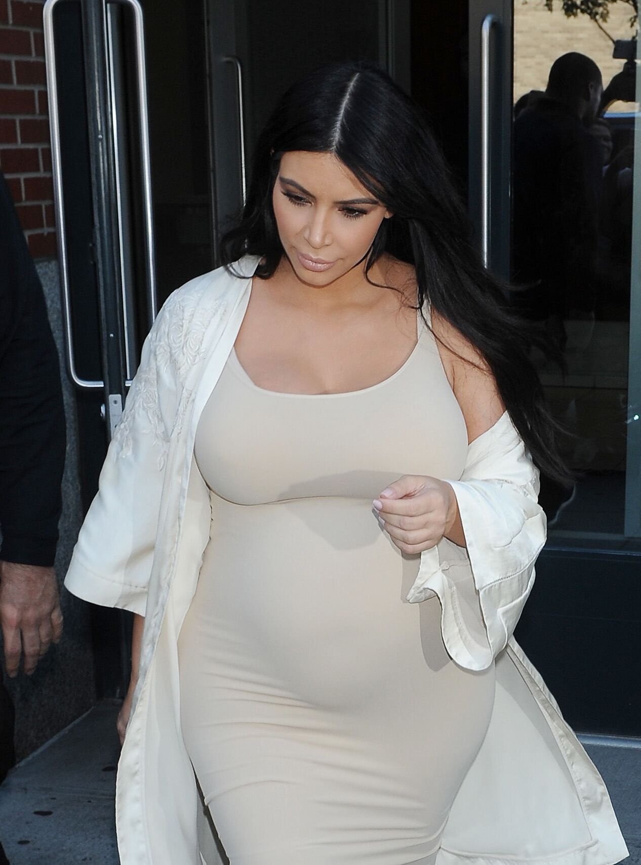 Kim Kardashian - Saliendo de su apartamento en Nueva York - 13 y 20 de septiembre