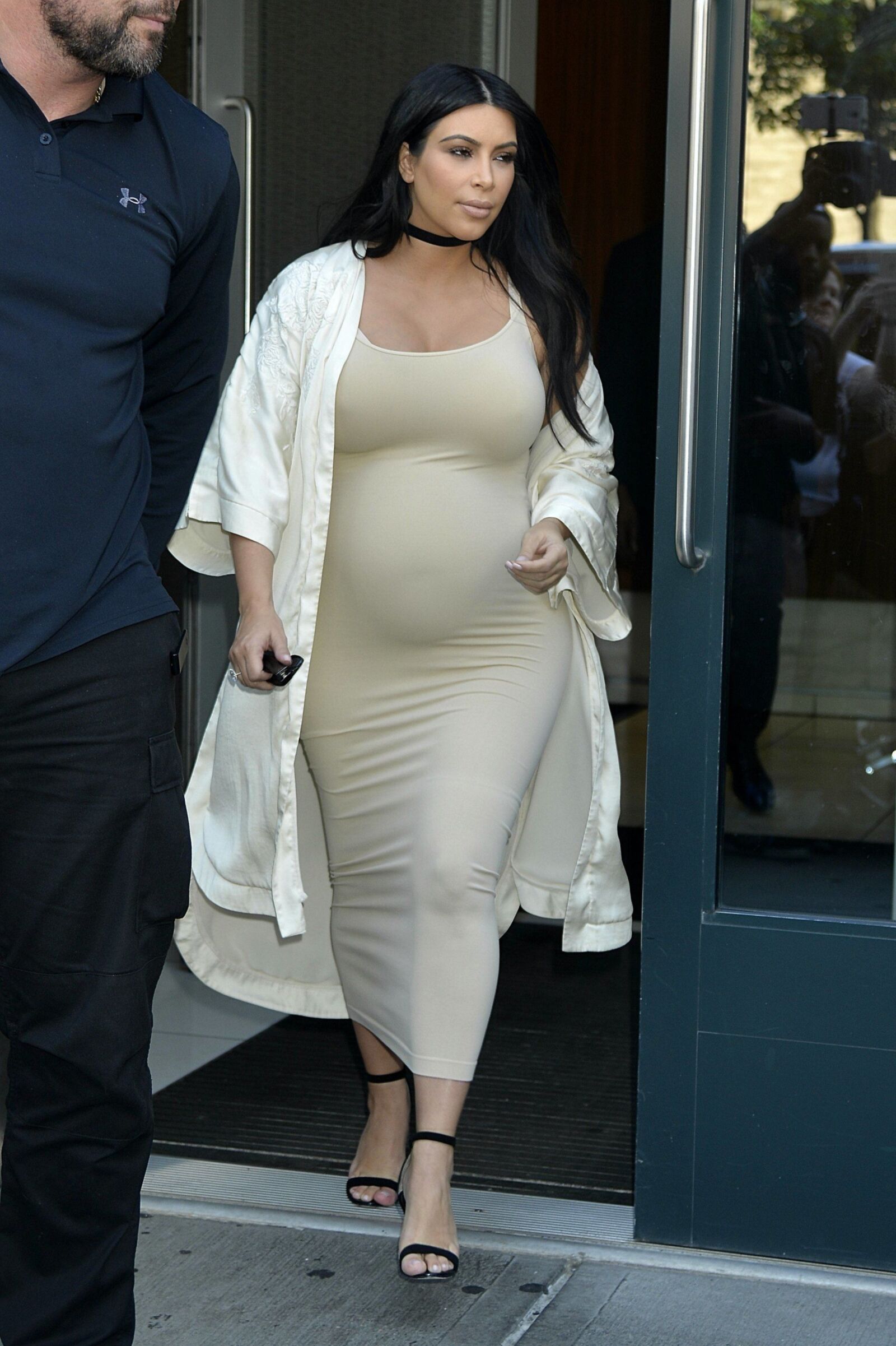 Kim Kardashian - Saliendo de su apartamento en Nueva York - 13 y 20 de septiembre