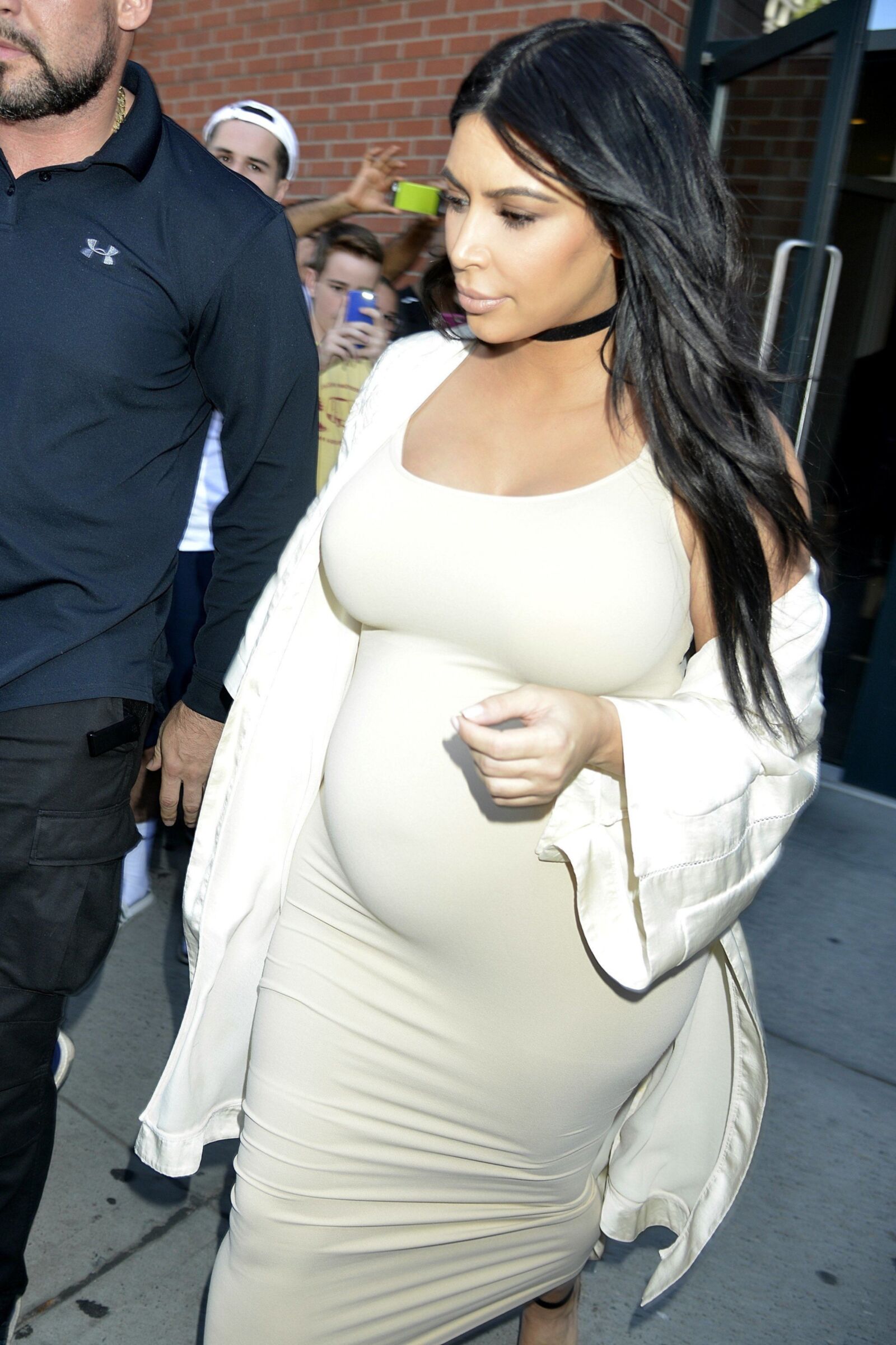 Kim Kardashian - Saliendo de su apartamento en Nueva York - 13 y 20 de septiembre