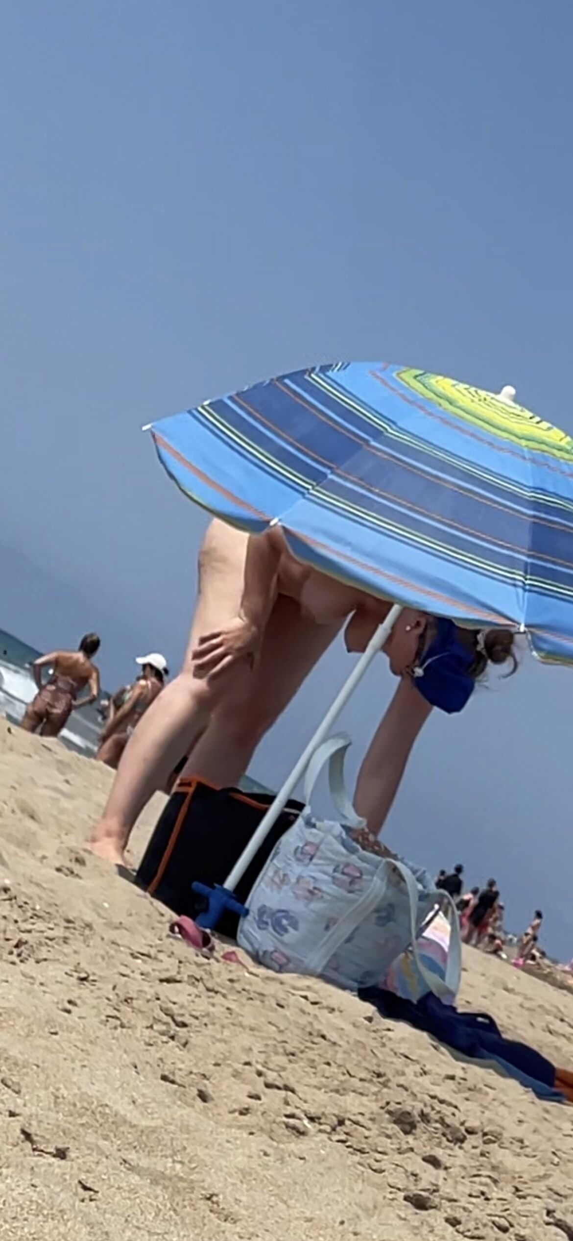 Voyeur embarazada playa expuesta grandes tetas