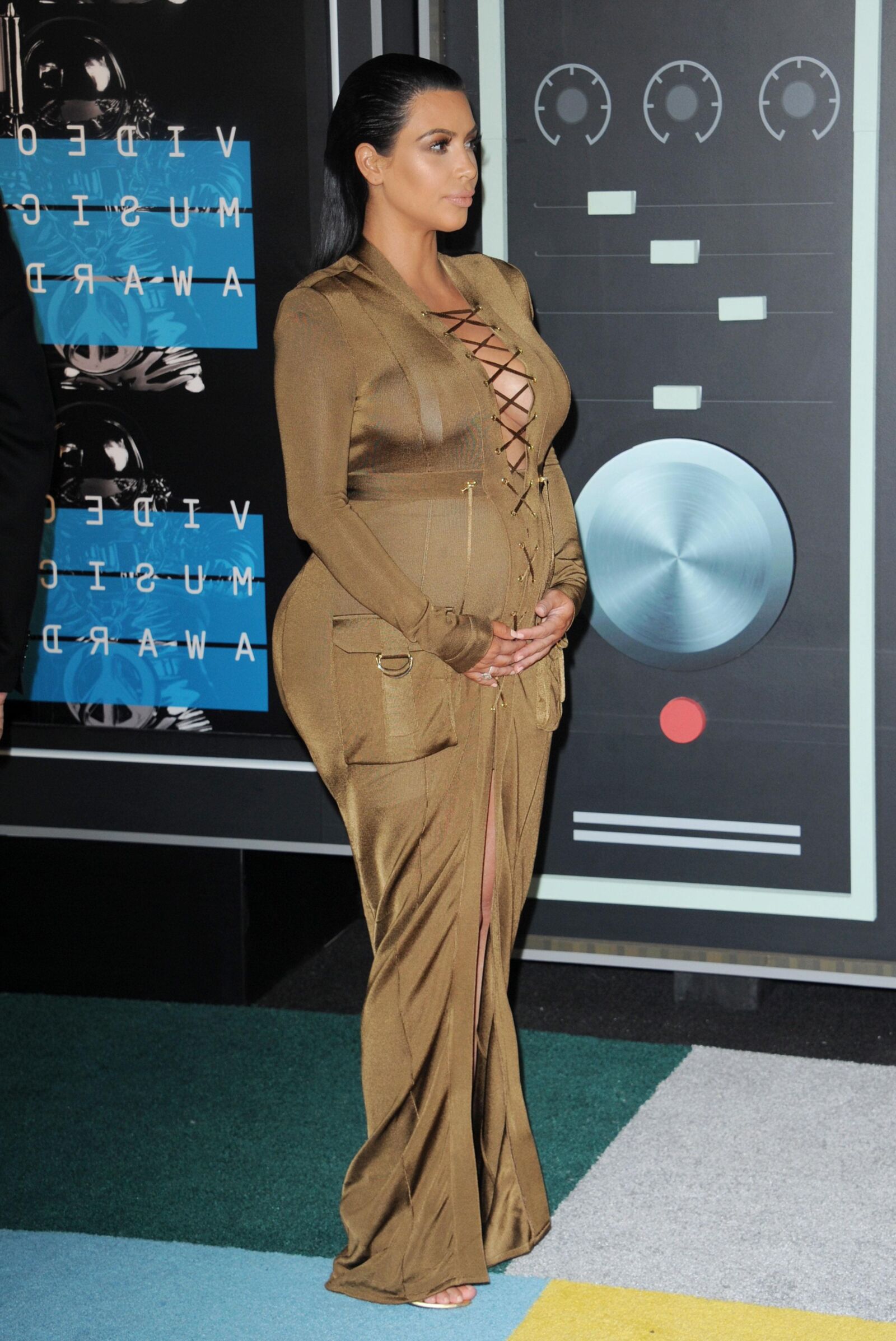 Kim Kardashian – MTV Video Music Awards 2015