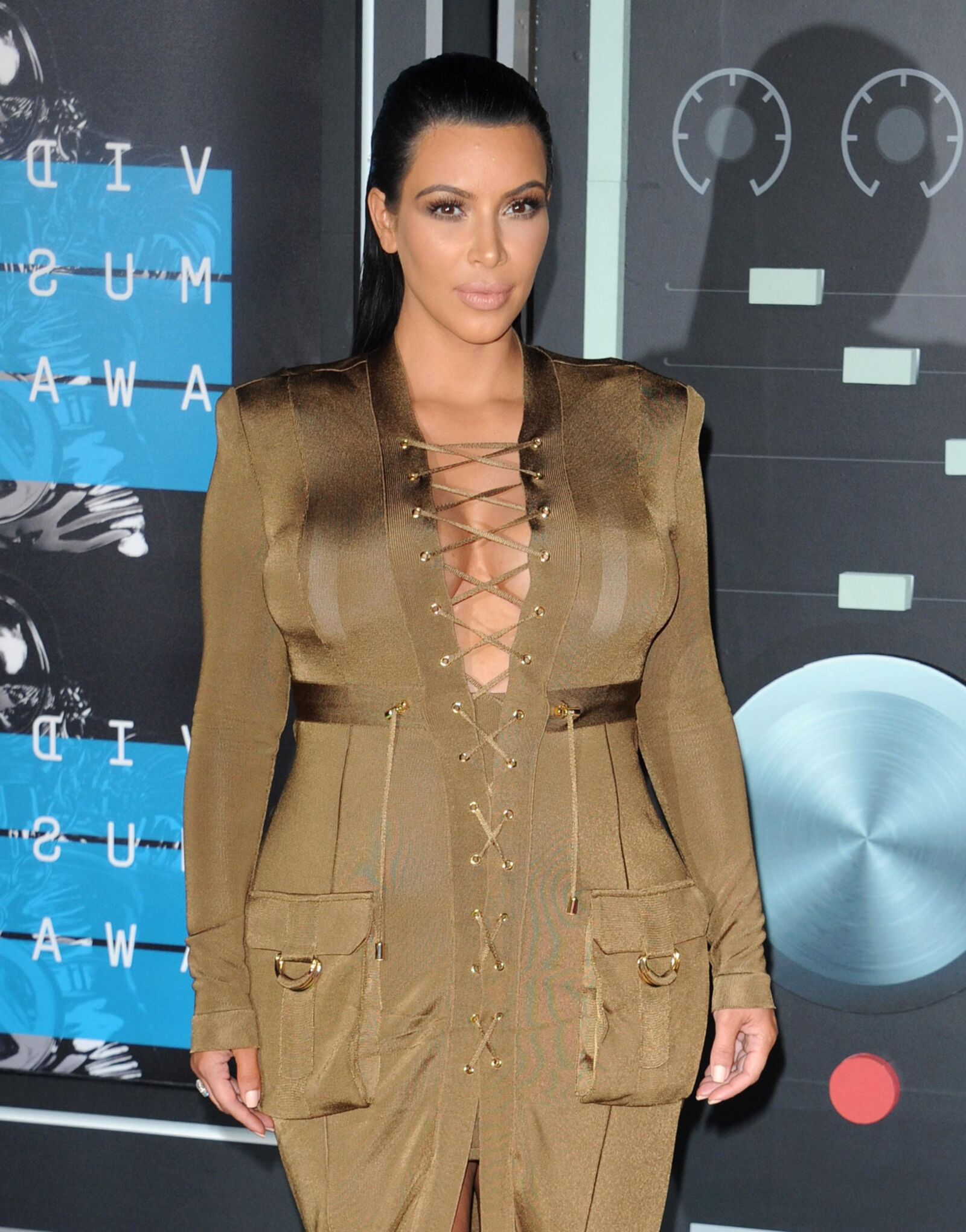 Kim Kardashian – MTV Video Music Awards 2015