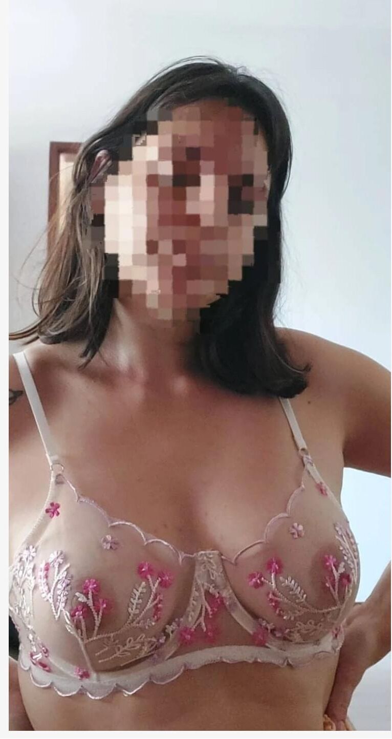 Free tits at SHEIN   self exposing women