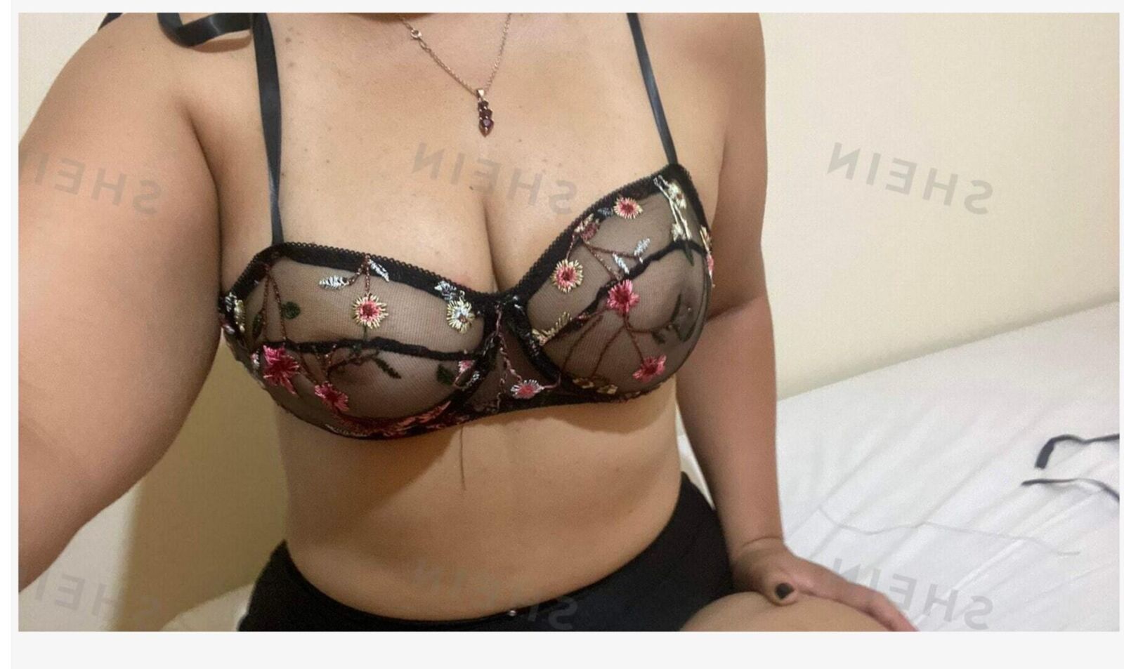 Free tits at SHEIN   self exposing women