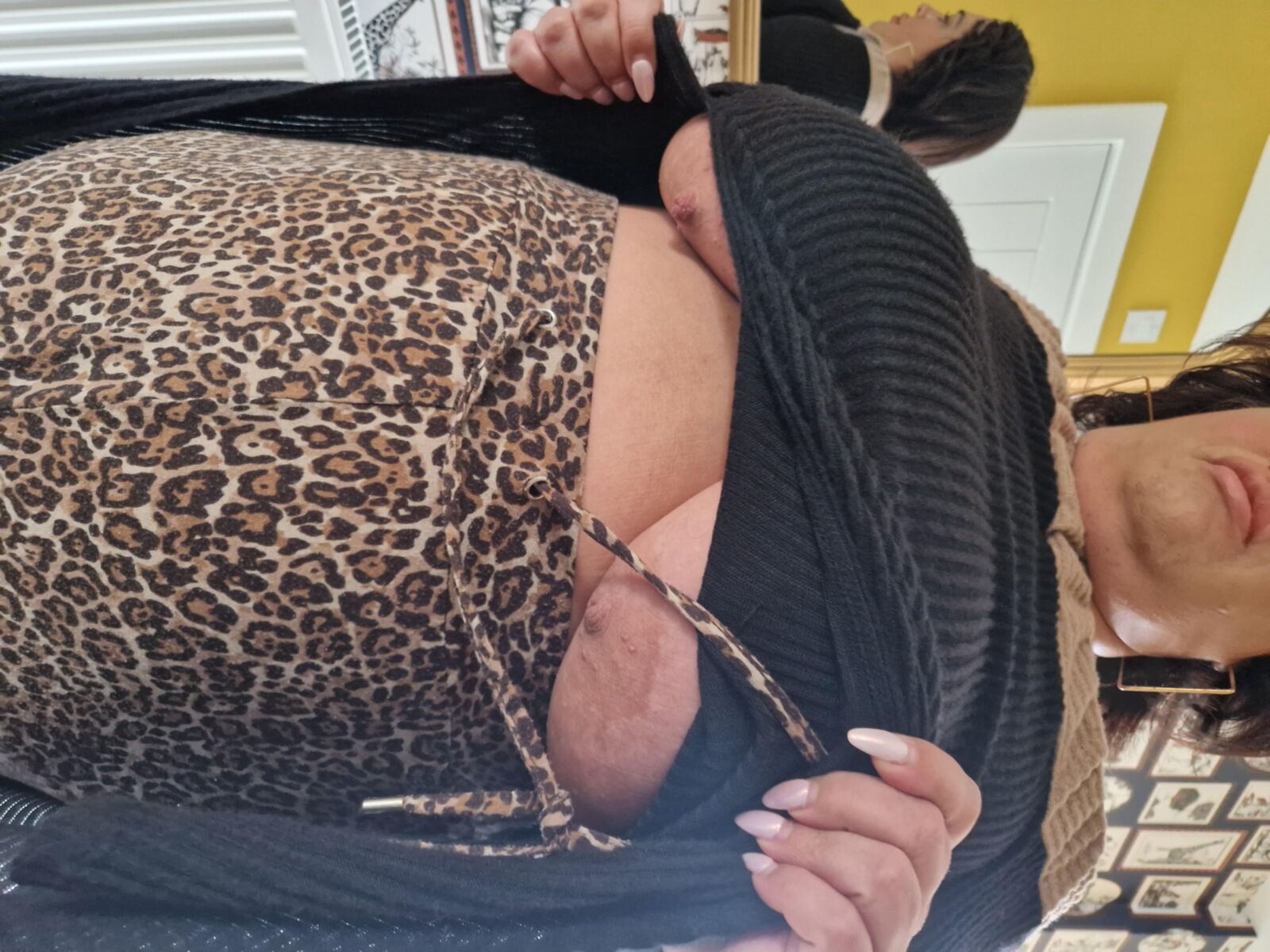 BBW Prostituta esposa peitos e pés