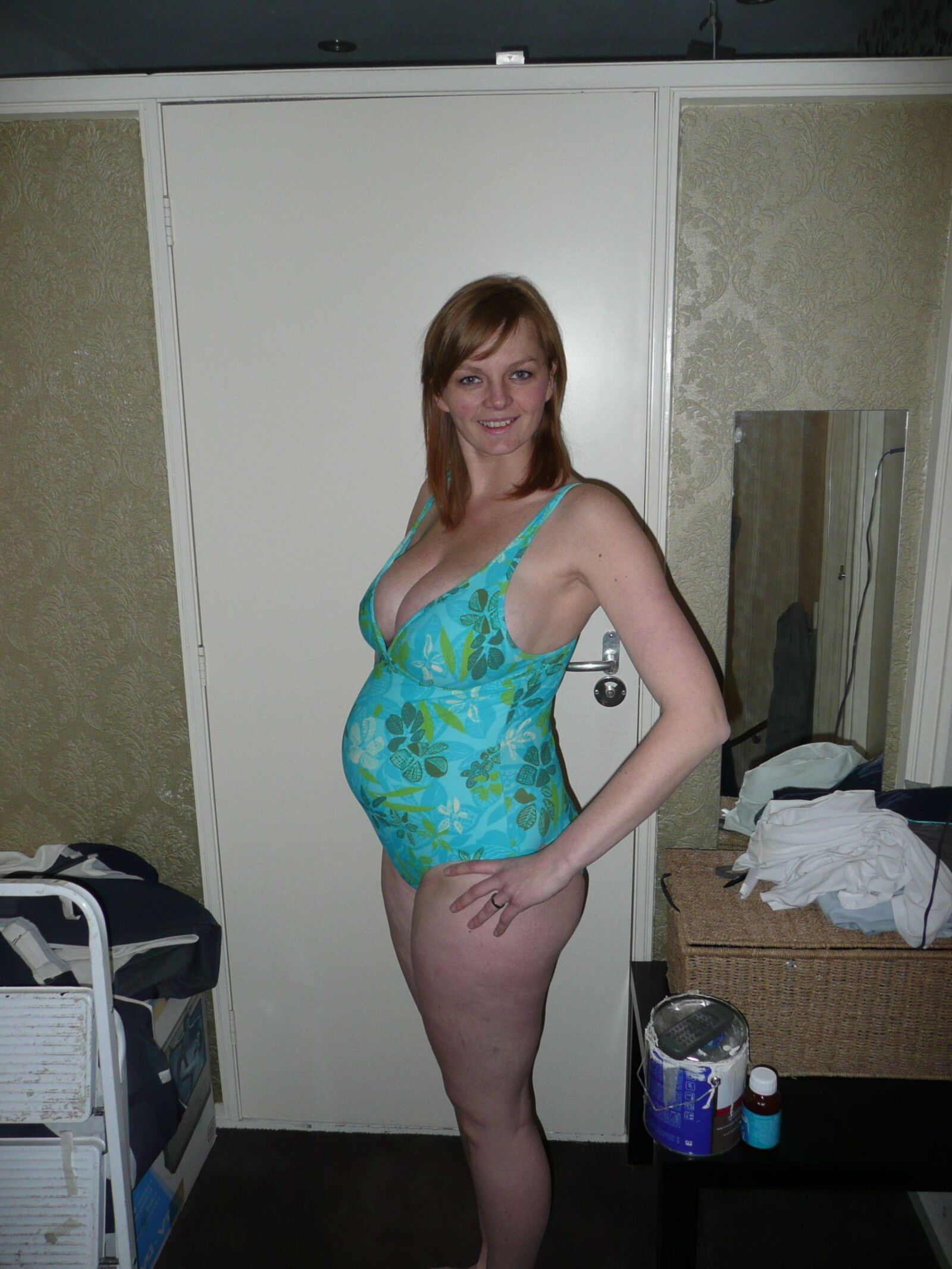 Pregnant amateur