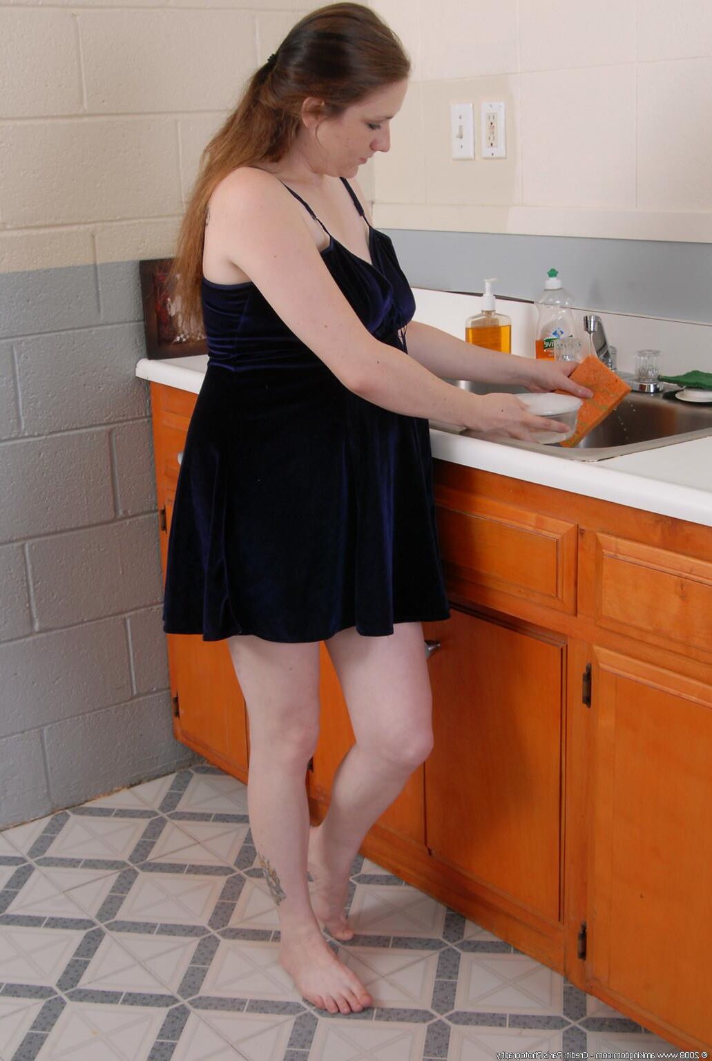 Gorgeous Rose Knows how to Make the Kitchen Hot