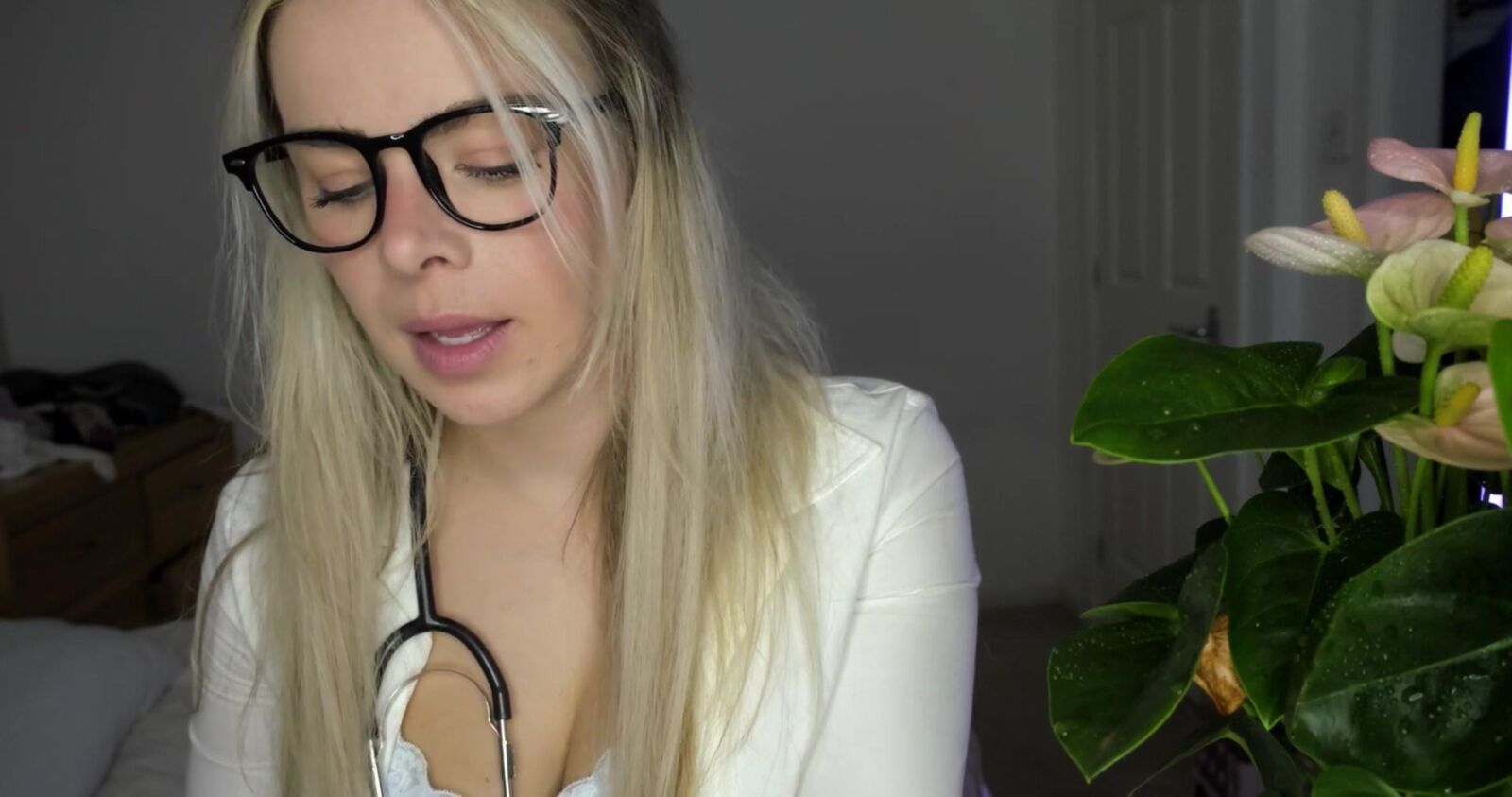 Scottish Murmurs ASMR Le Dr Lauren vous fait un bilan de santé