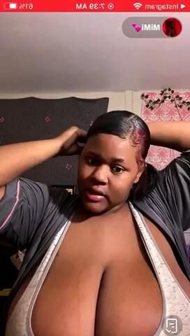 MIMI Eboby BBW mit großen Krügen