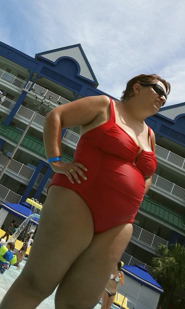 BBW Mature in Red