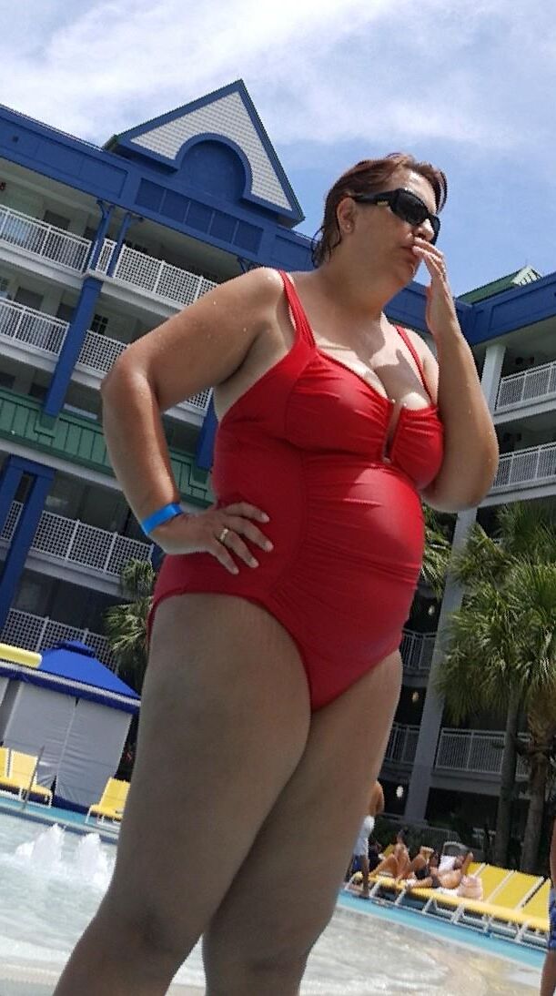 BBW Mature in Red