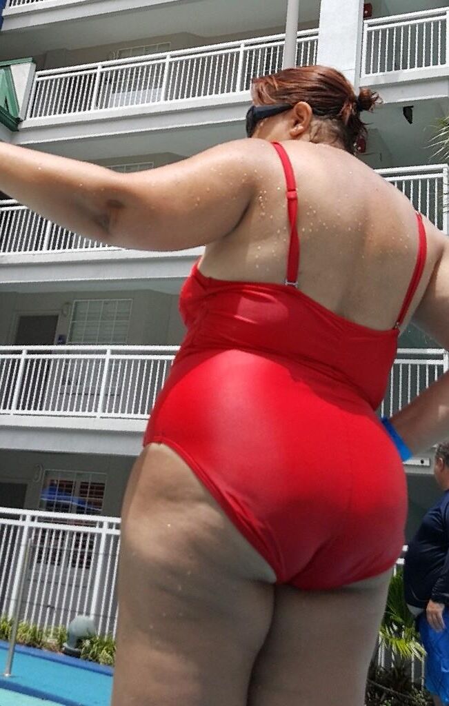 BBW Mature in Red