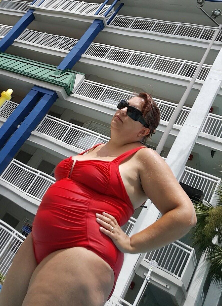 BBW Mature in Red