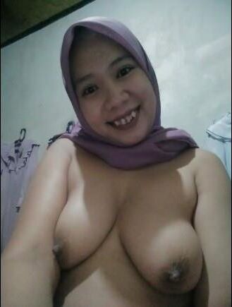 Hidayanah Hijab Jilbob Boobs