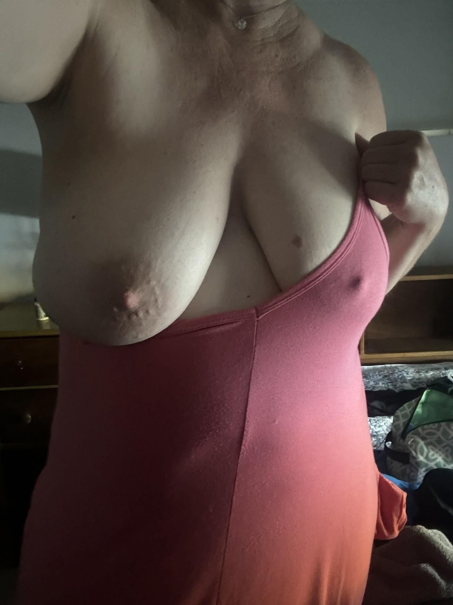 Meine sexy MILF-Freundin, Urlaub im Juli 2024