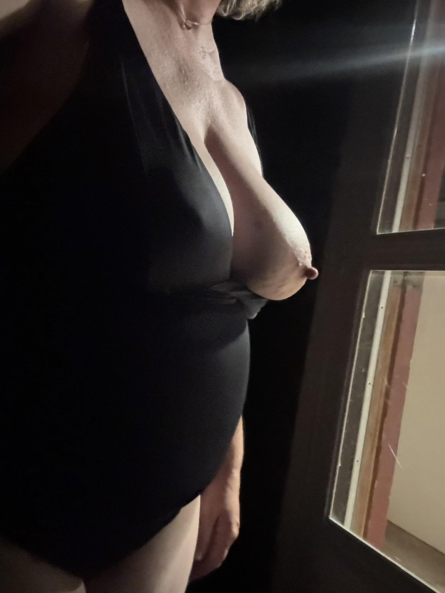 Mi novia sexy MILF vacaciones de julio de 2024