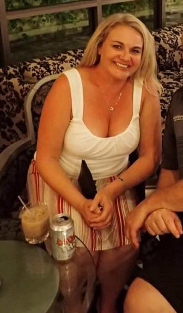 Buxom MILF Tricia . Bikinis , Dresses, Cleavage . Cute. Sexy