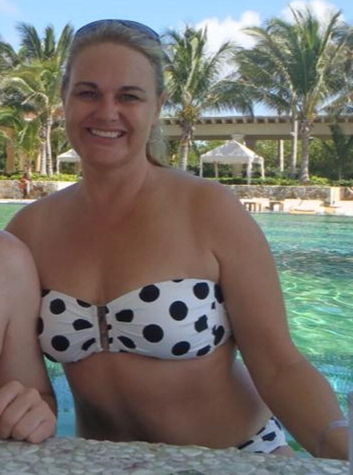 Buxom MILF Tricia . Bikinis , Dresses, Cleavage . Cute. Sexy