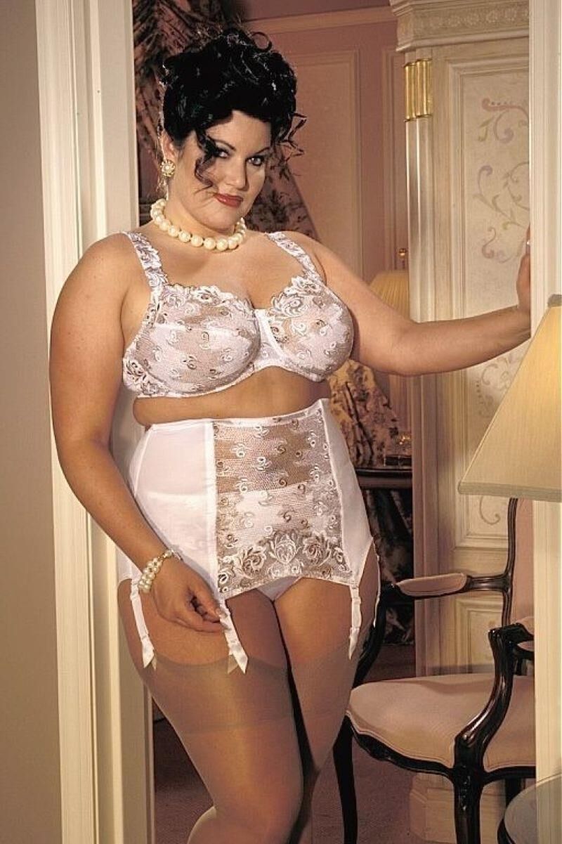 Plus-Size-Dessous 2