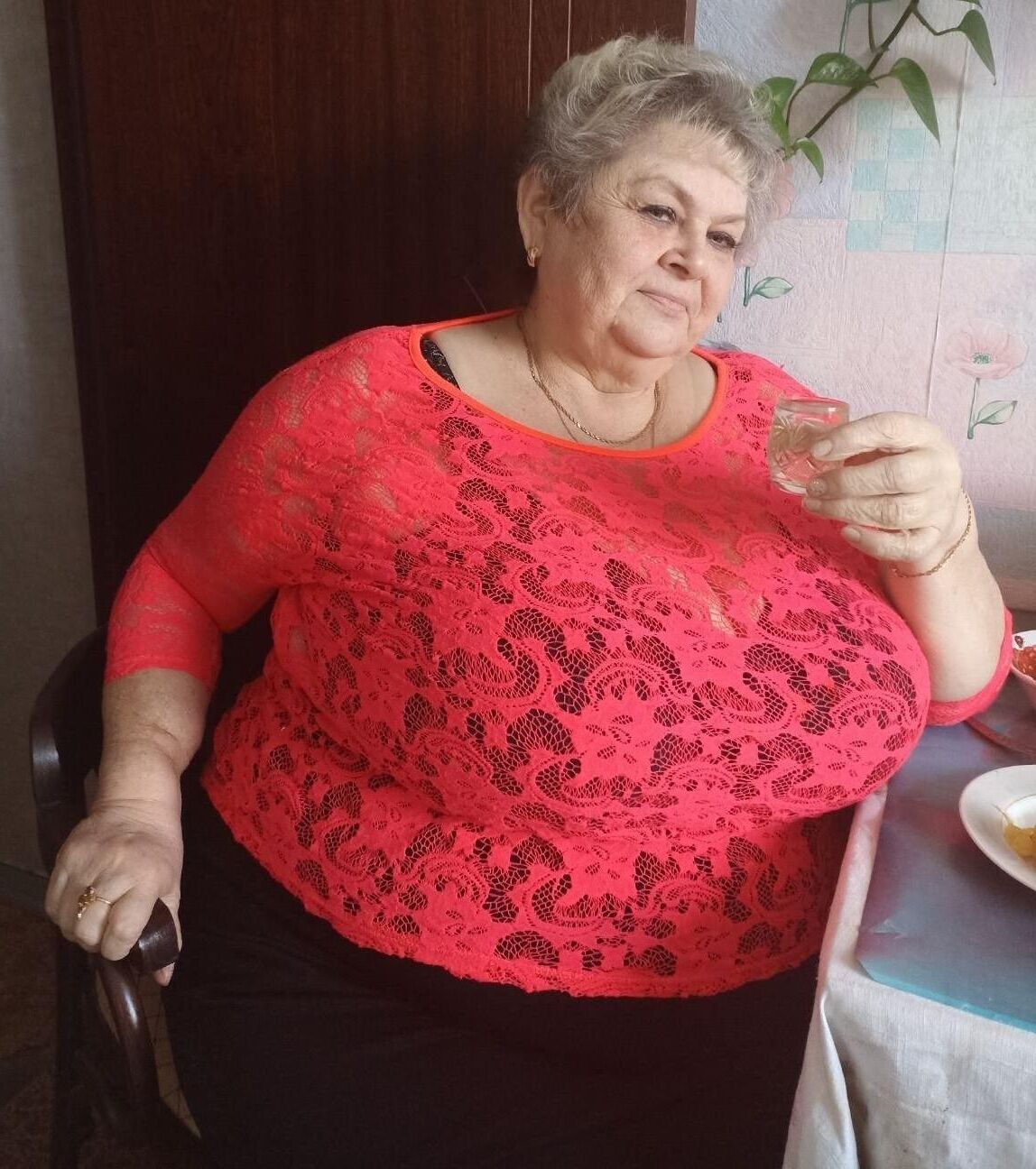 AVÓ GORDA SUÉTER MENINA