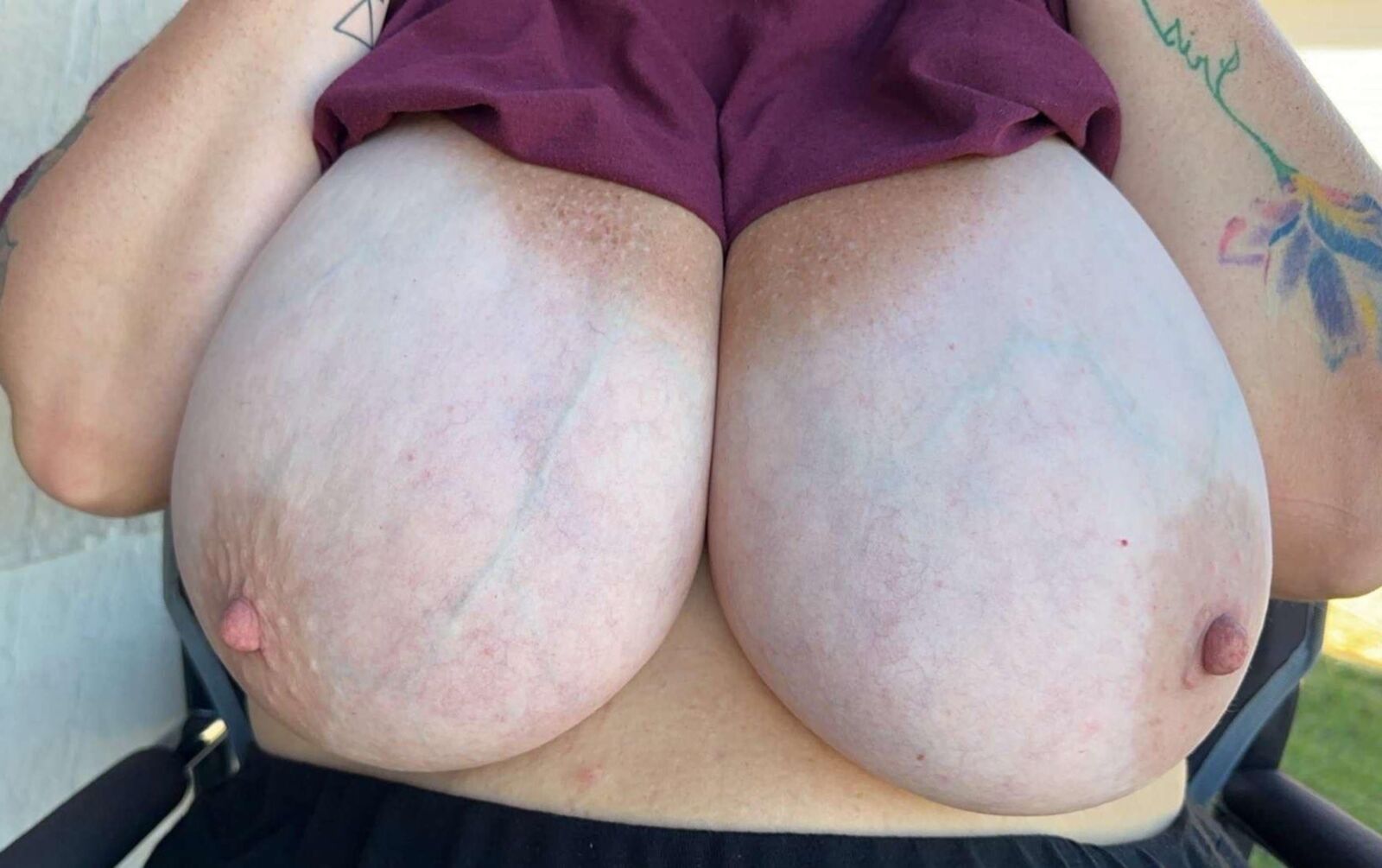 Große Titten, Bauch und Arsch, BBW, Frau Bra Buster