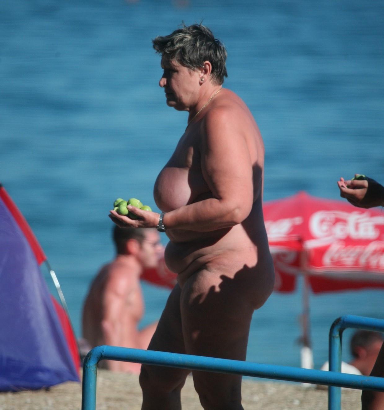 Gorda Nua BBW Praia Avó com Tetas