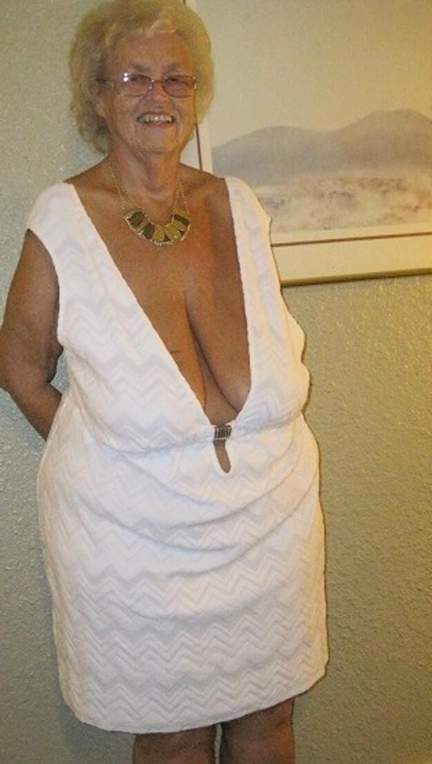 Granny Downblouse 