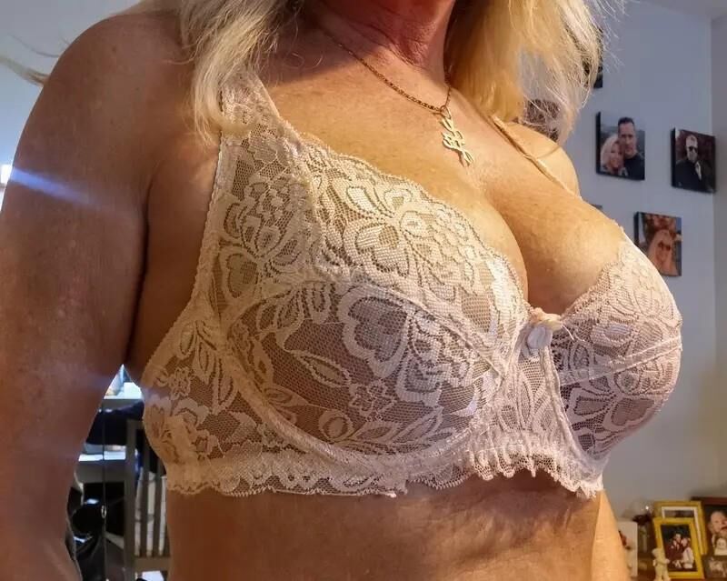 Sexy busty brit mature 