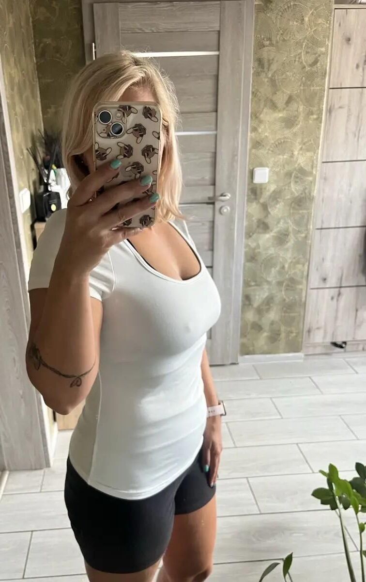 rubia sexy en sujetador