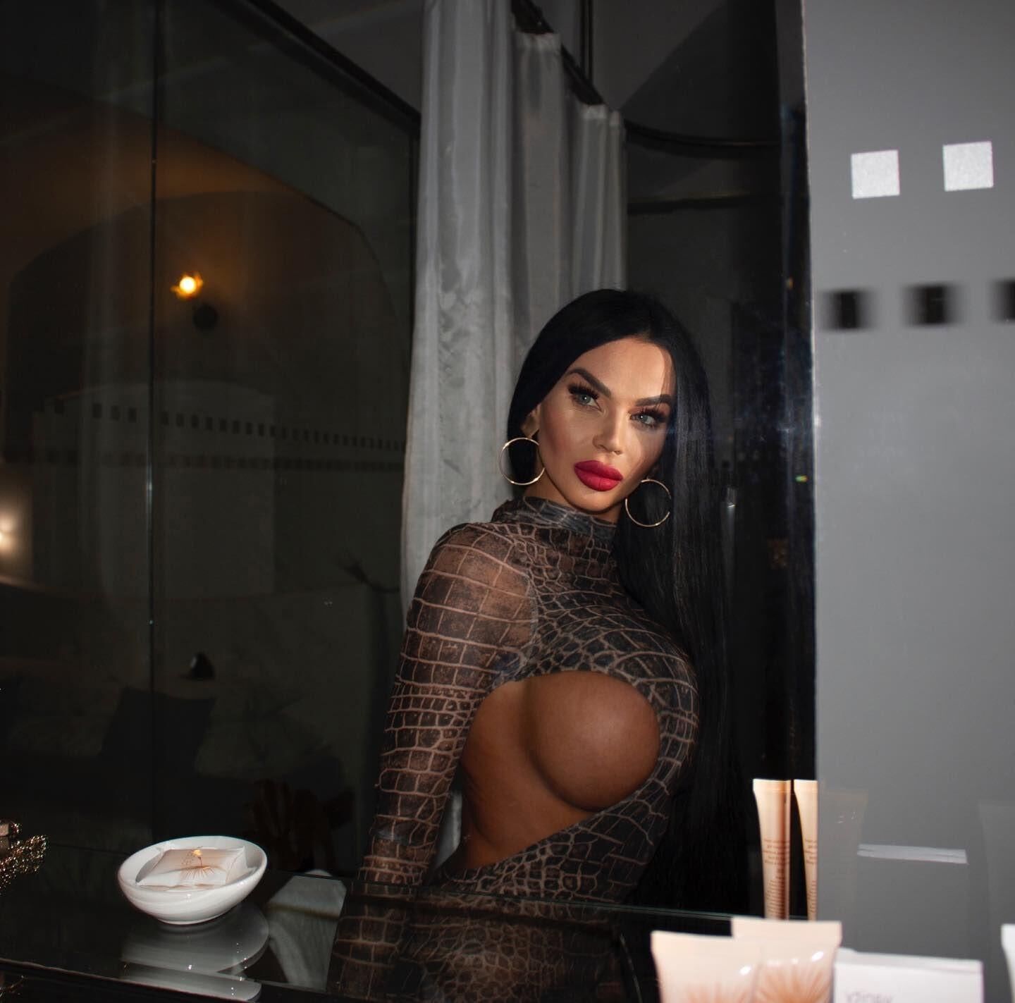 Adrienne 🇨🇿