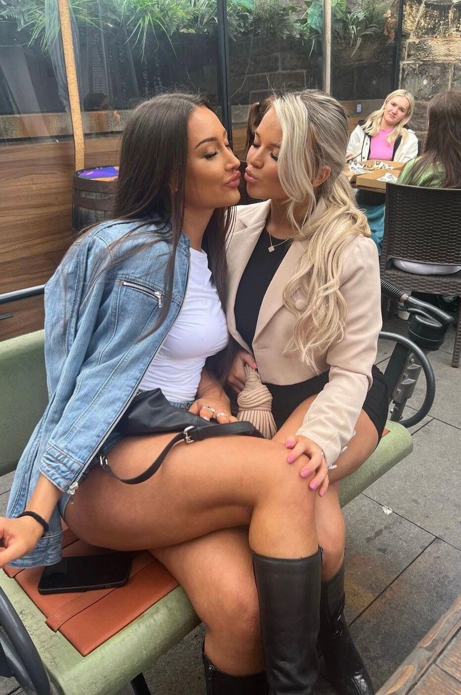 Chav insta amateur babes 