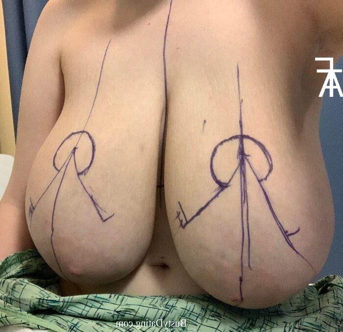 Homenaje a las tetas grandes pre extintas Alterar gratis para volver a publicar