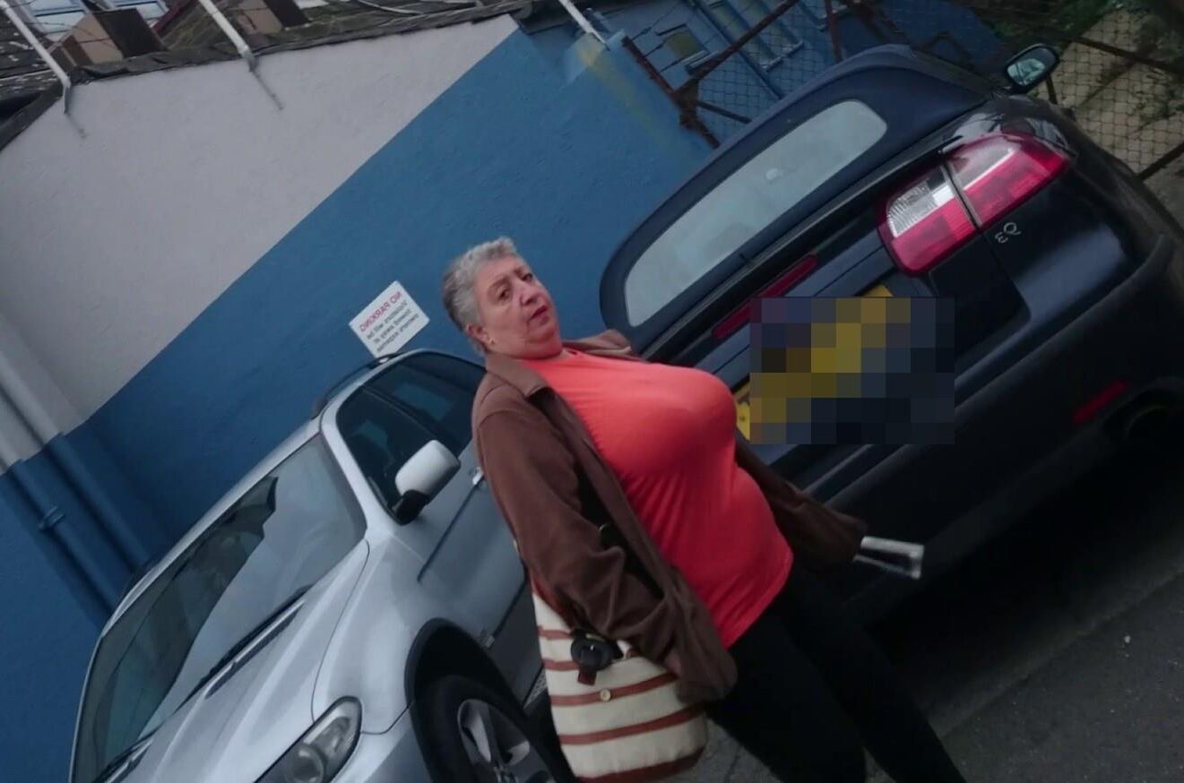 Abuelas sinceras con tetas dignas de placer voyeur