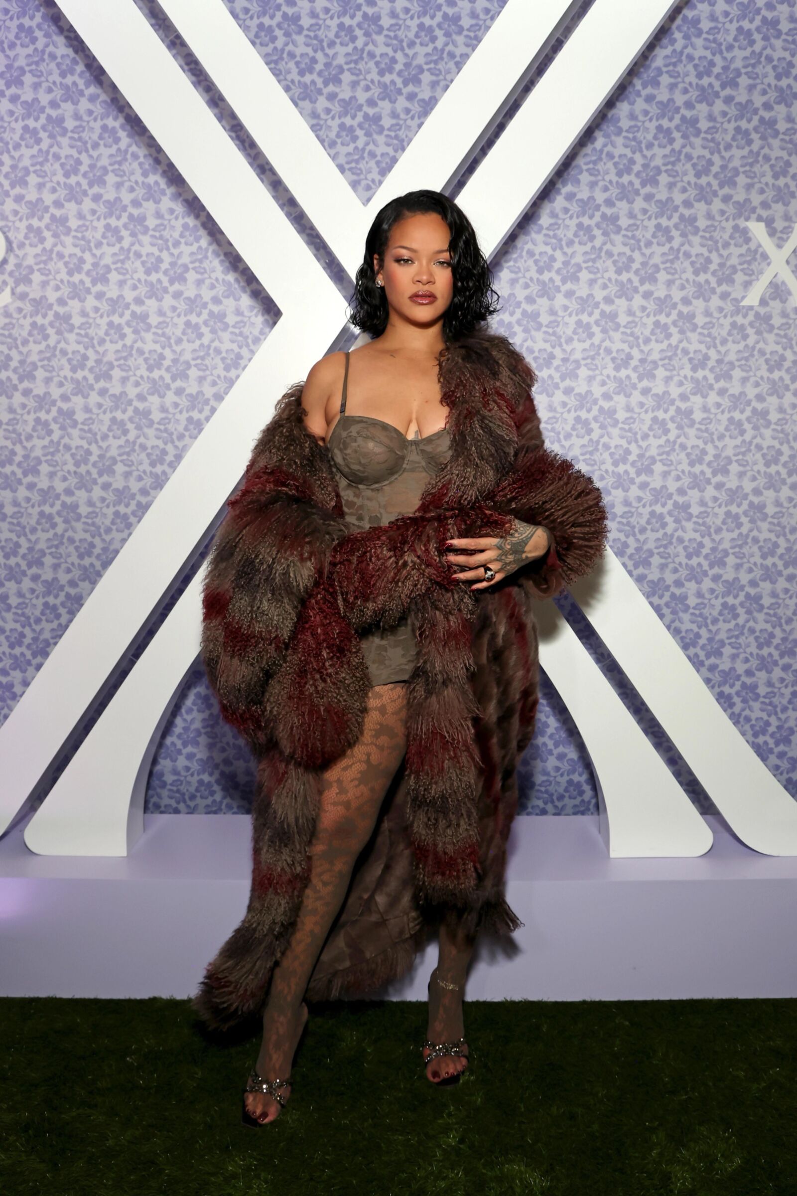 Rihanna celebra el debut de Savage x Fenty Lavish Lace en Los Ángeles