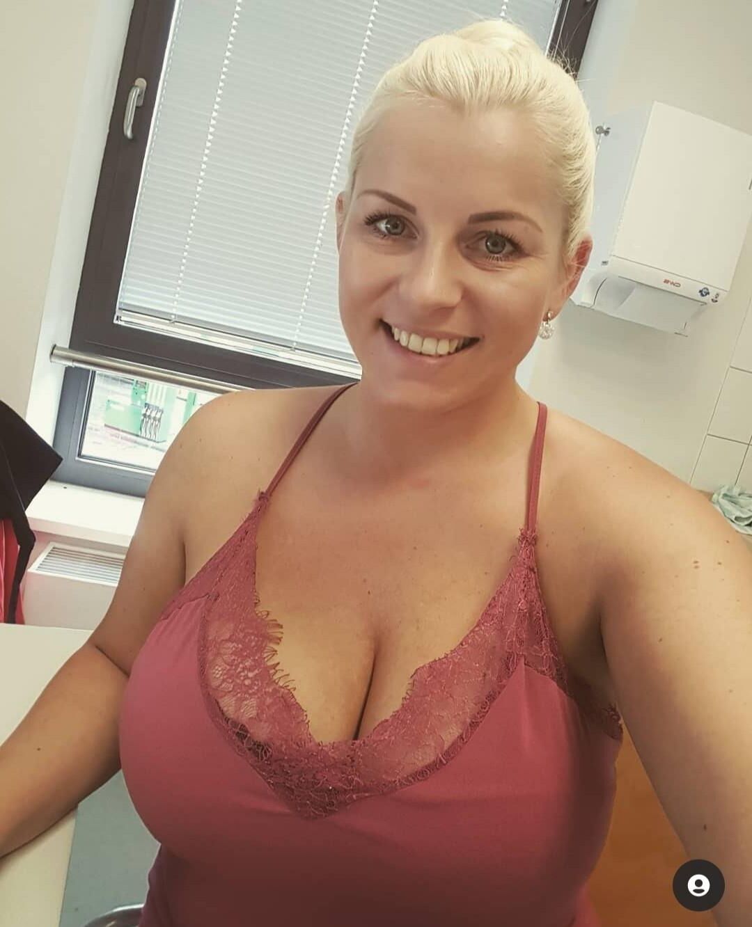 Milf alemana rubia tetona