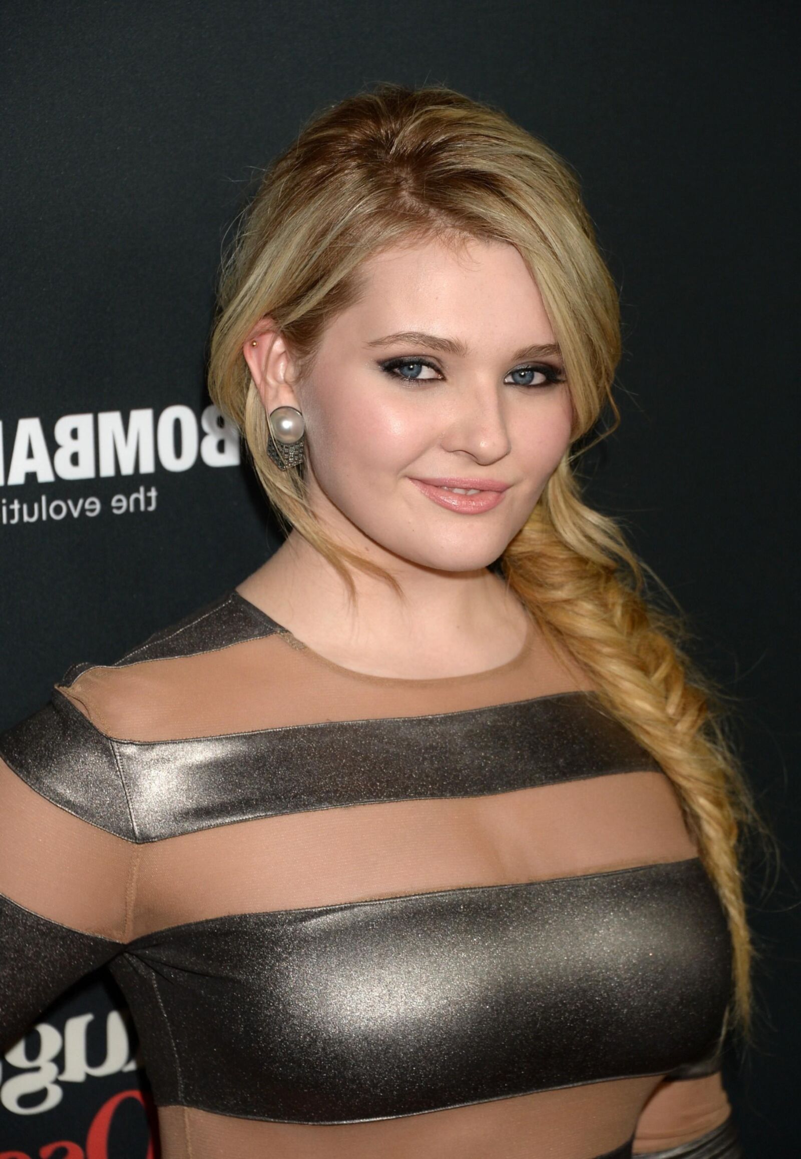 Peituda Abigail Breslin, sem dúvida por que os produtores a contrataram