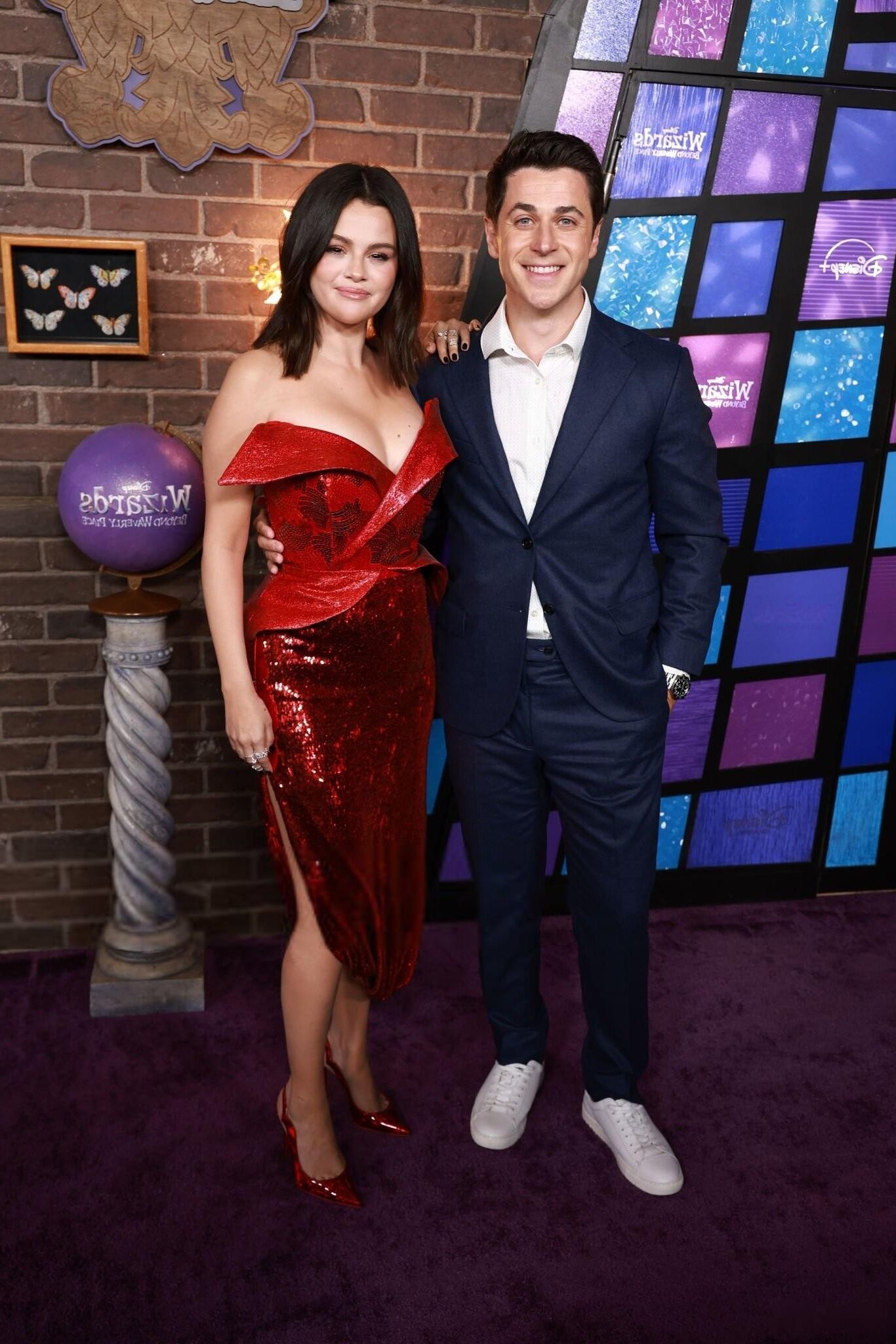 Selena Gomez estreia de Wizards Beyond Waverly Place da Disney