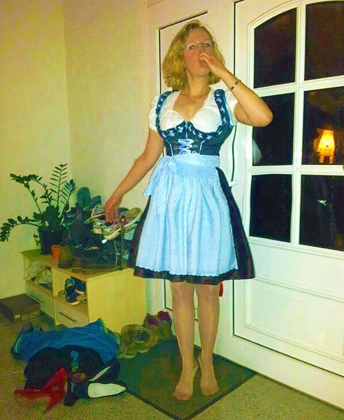 Fesche Madln im Dirndl zum Dreihundertneuzigsten