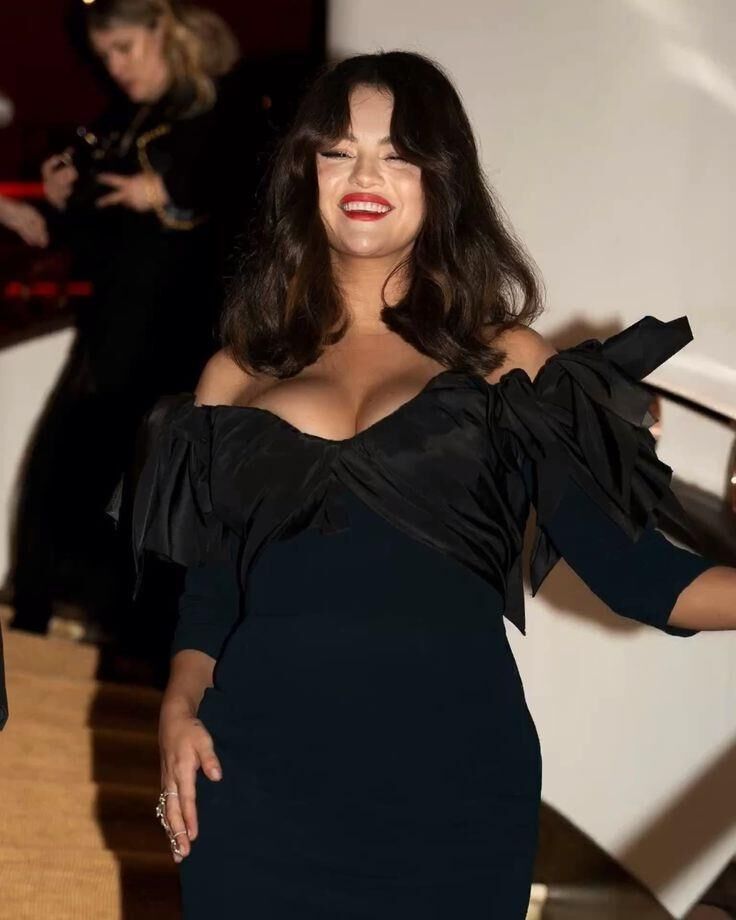 Selena Gomez ataque empilhado